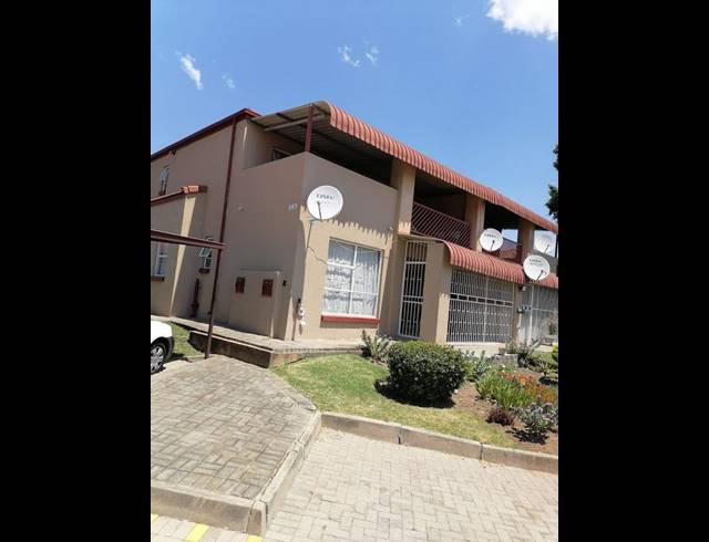 2 BEDROOM HOUSE FOR SALE IN SAFARI GARDENS